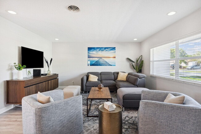 Photo - 428 SE 2nd St