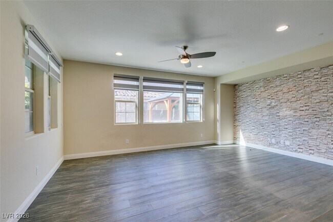 Photo - 2497 Birch Hollow St