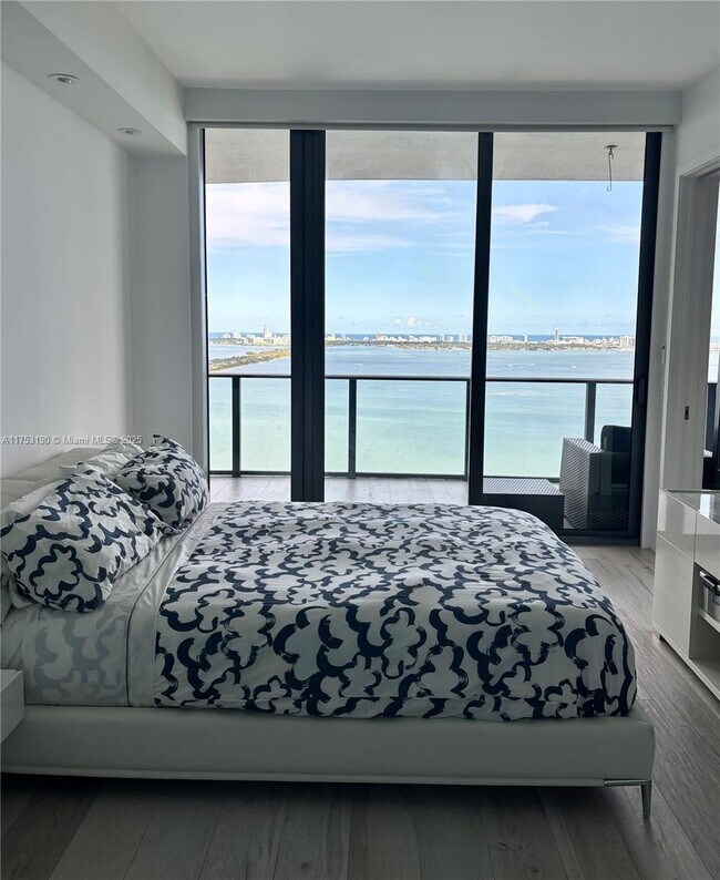 Photo - 480 NE 31st St Unidad 3105