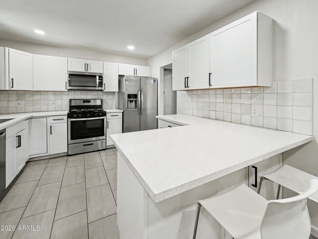 Photo - 1542 W 5th Pl