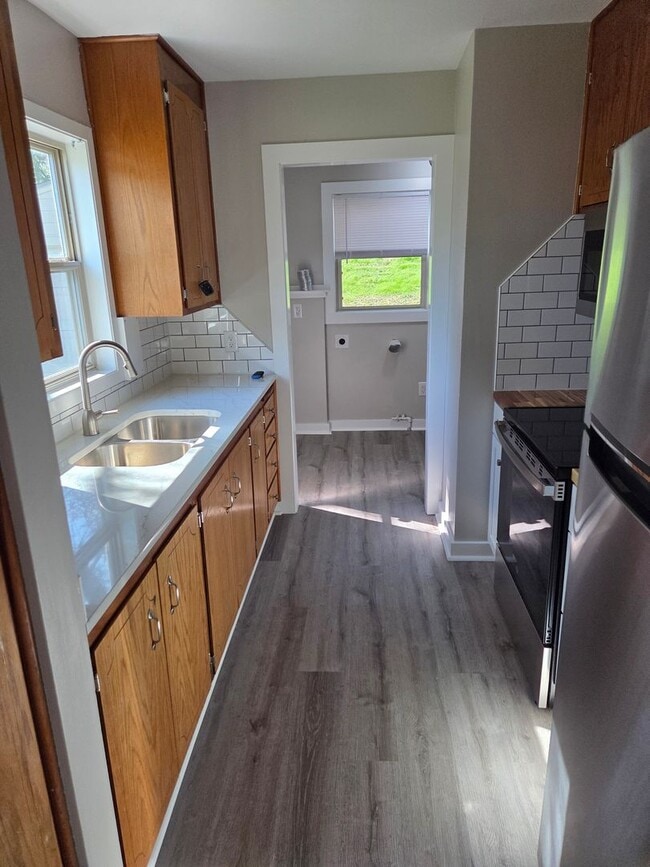 Photo - 3 bed 1 bath, 1 car detached garage, newly...