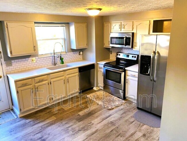 Photo - 816 Woodlyn Dr S