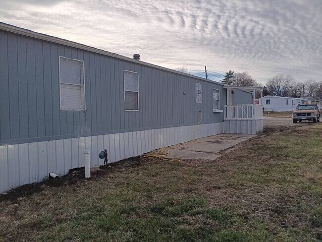 Photo - 702 W Nelson St