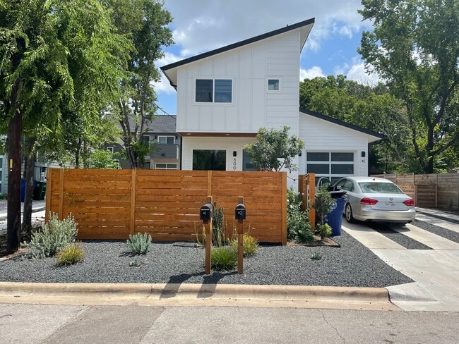 Building Photo - 5008 Lott Ave Rental