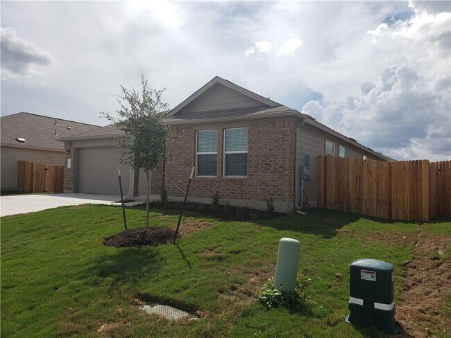 109 Red Buckeye St