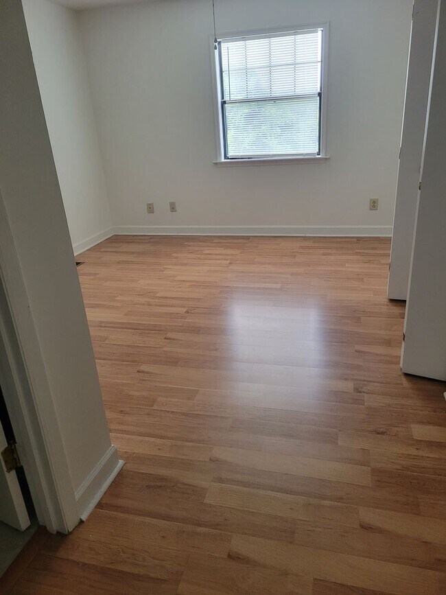 Photo - 2 bed 2.5 bath townhouse!