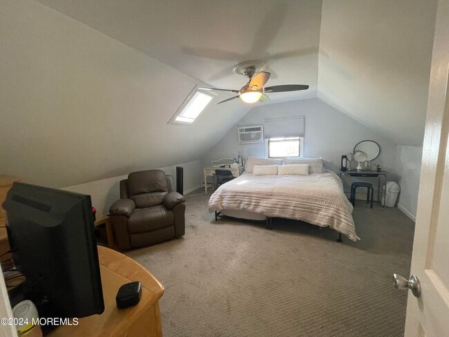 Photo - 279 Cummings Ave