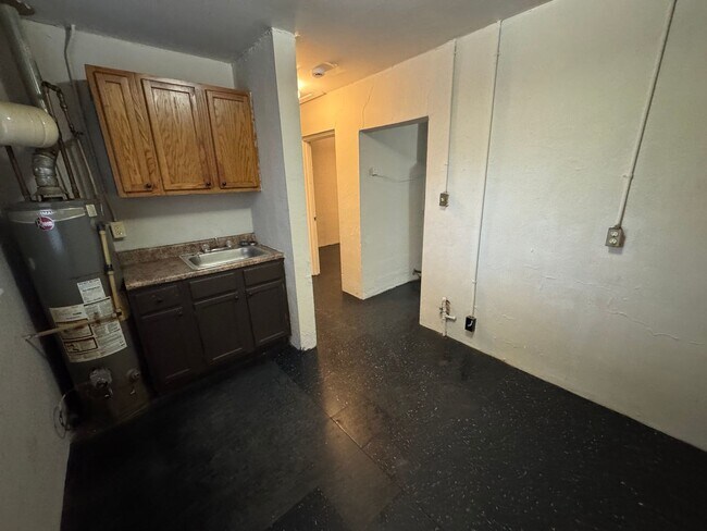 Photo - 337 Iota Ave S Unit B