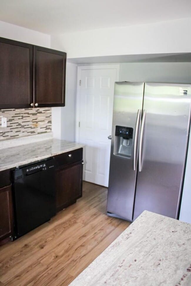 Photo - Stunning 3-Bedroom Home with Modern Amenit...