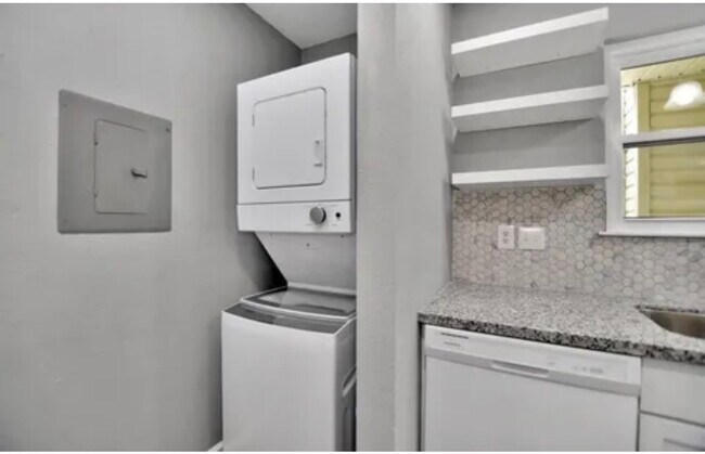 Photo - 7600 Emmett F Lowry Expy Unidad 313