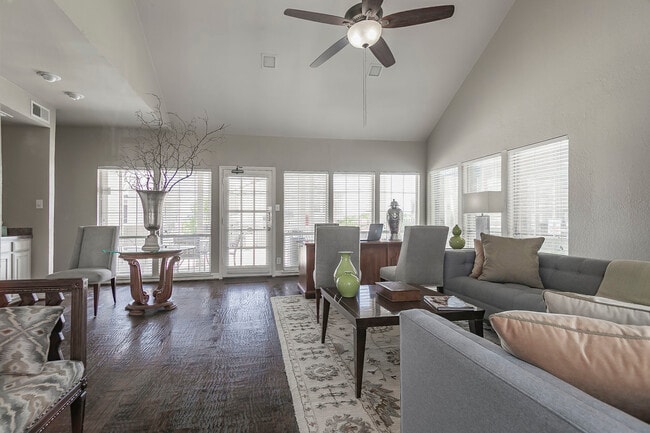 Leasing Office - Broadmoor Villas