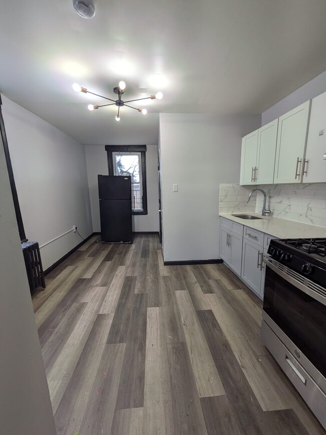 Photo - 145 Clendenny Ave Unit 3L