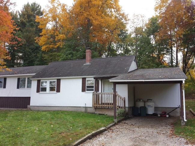 Building Photo - 28 Johnson St Unit B