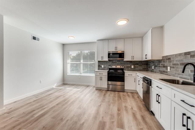 5917 Gaston Ave Unit 205