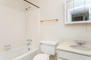 2 BR, 1 BA - 800 SF