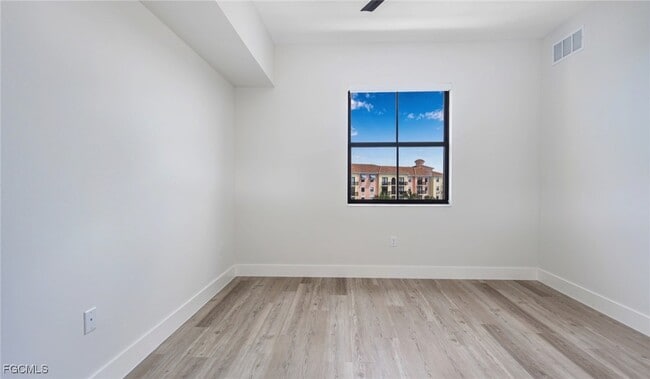 Building Photo - 22980 Vista Edera Cir Unit 1-411