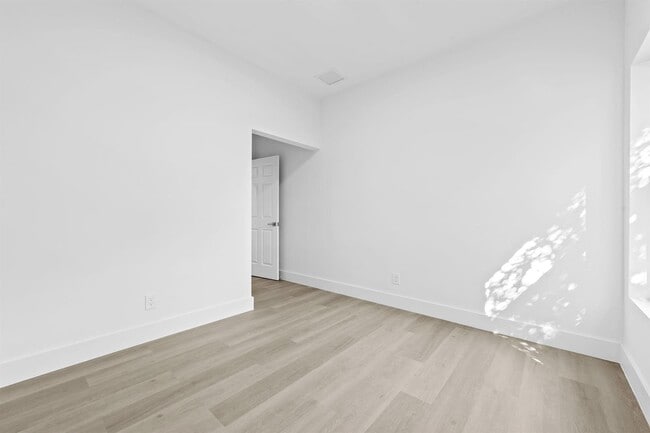 Photo - 2810 NW 7th St