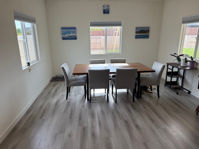 Dining - 5308 Feathers Ave