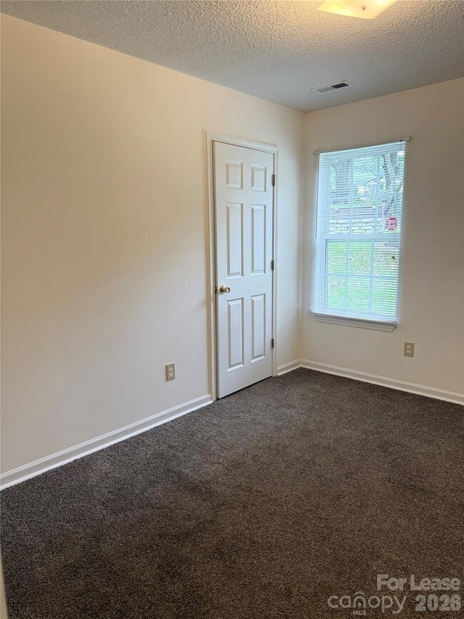 Photo - 1208 W Walnut Ave