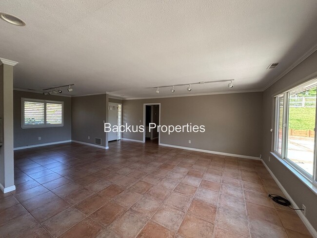 Photo - 17240 Tamara Ln