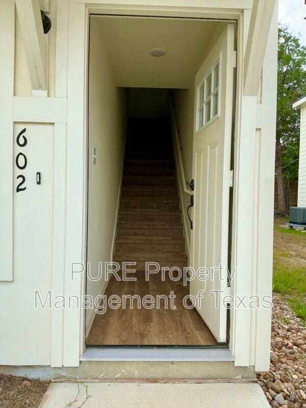 Photo - 2002 W 2nd St