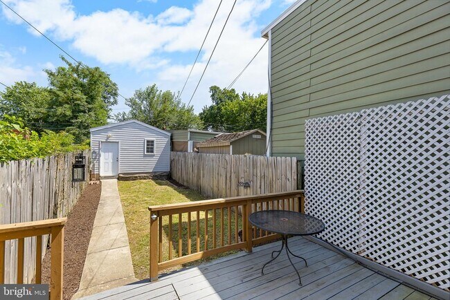 Photo - 1816 Rosedale St NE