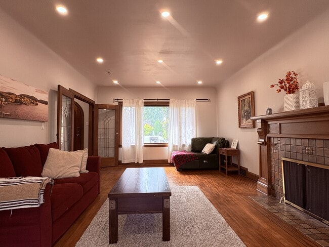 7430 Angus Dr Unit Main
