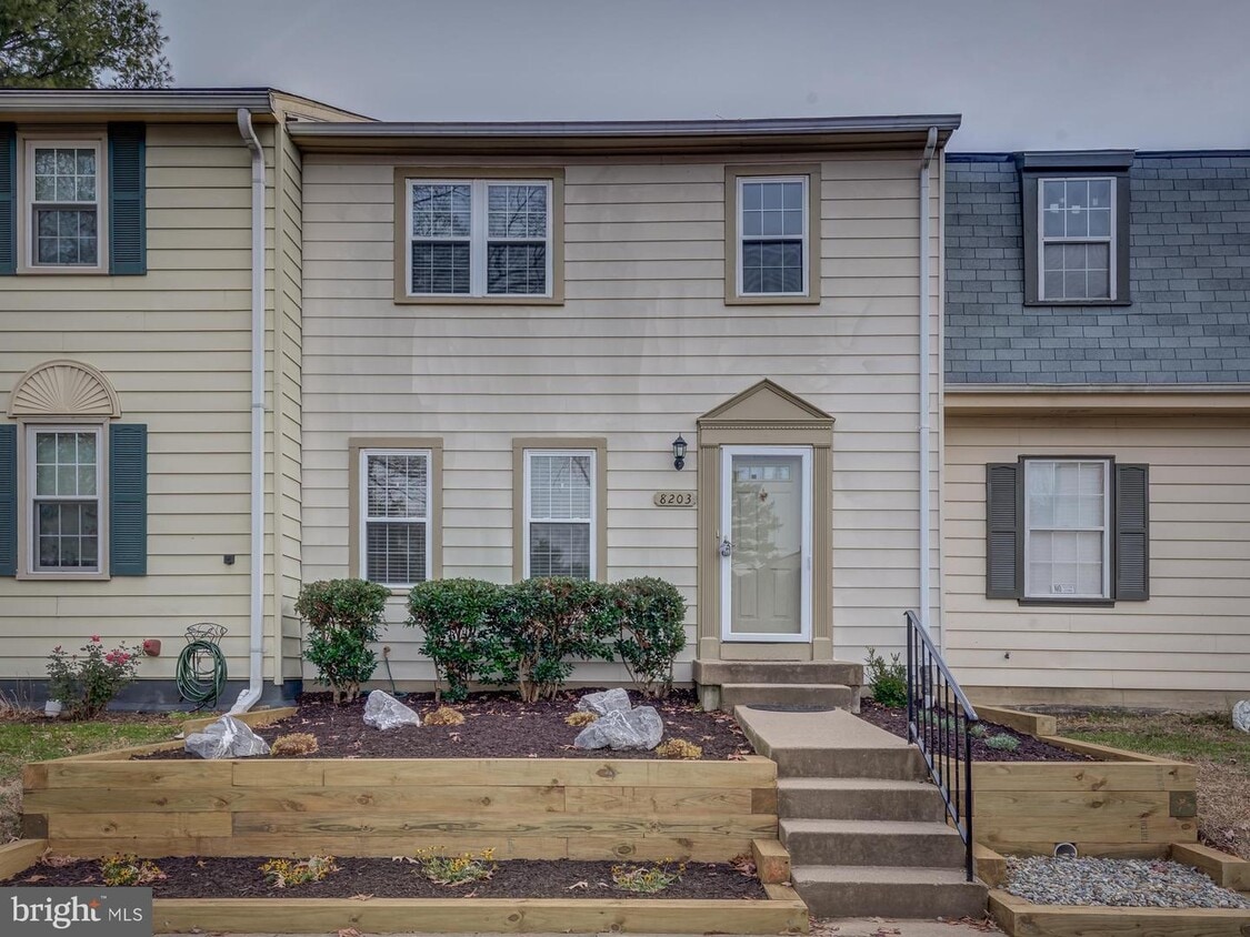 Photo - 8203 Stationhouse Ct (Lorton, VA)