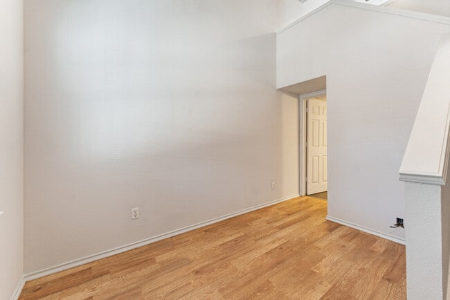 Photo - 720 Pritchett Ln