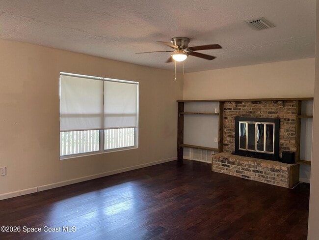 Photo - 2235 Macedo Rd NE