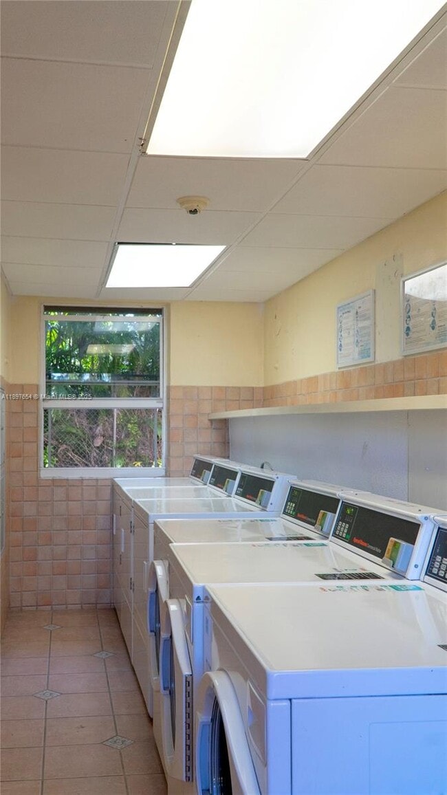 Photo - 5990 NE 18th Ave Unidad 927