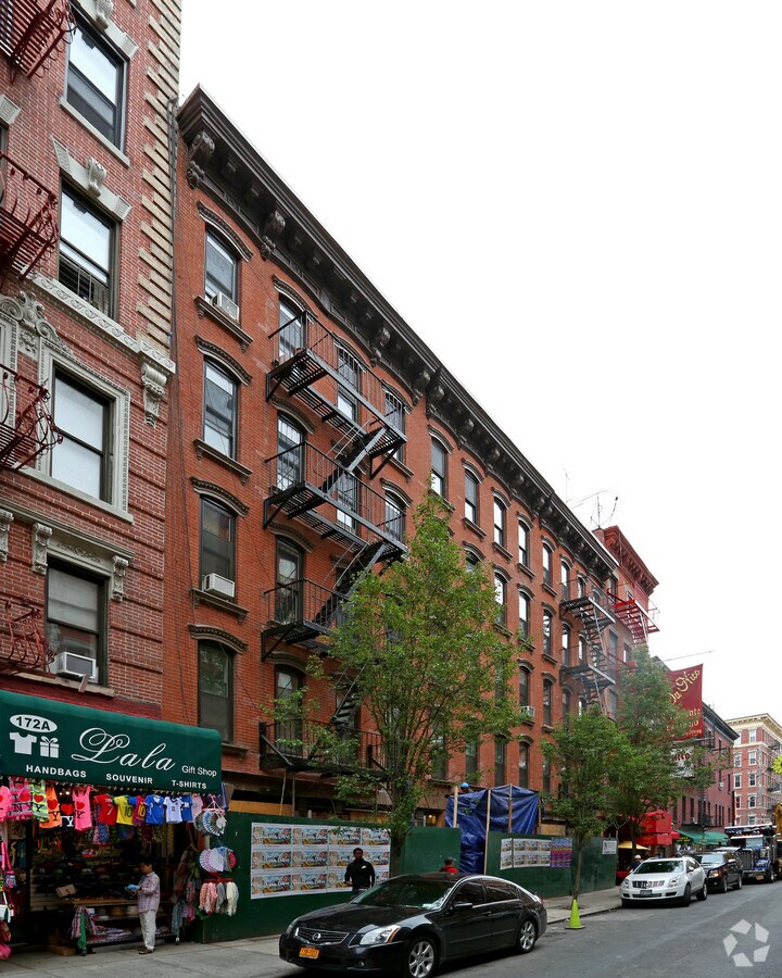 Photo - 170 Mulberry St Apartments