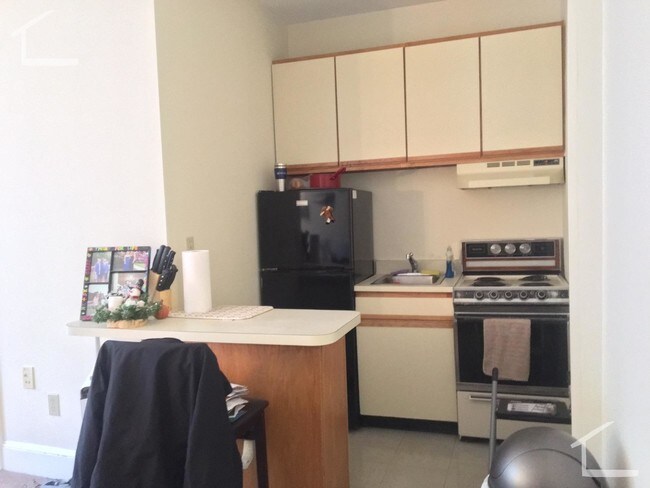 Photo - 833 Beacon St