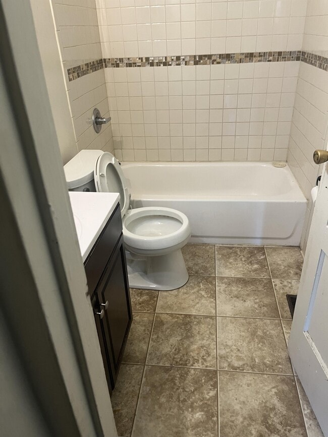 Photo - 2231 Delavan Dr