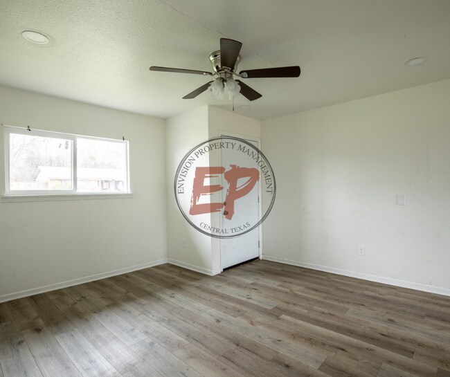 107 Shirley Dr Rental House Rental in Lacy Lakeview, TX