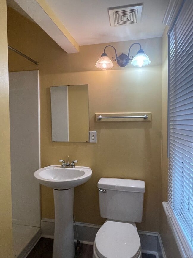 Photo - 946 Magnolia St Unit 4