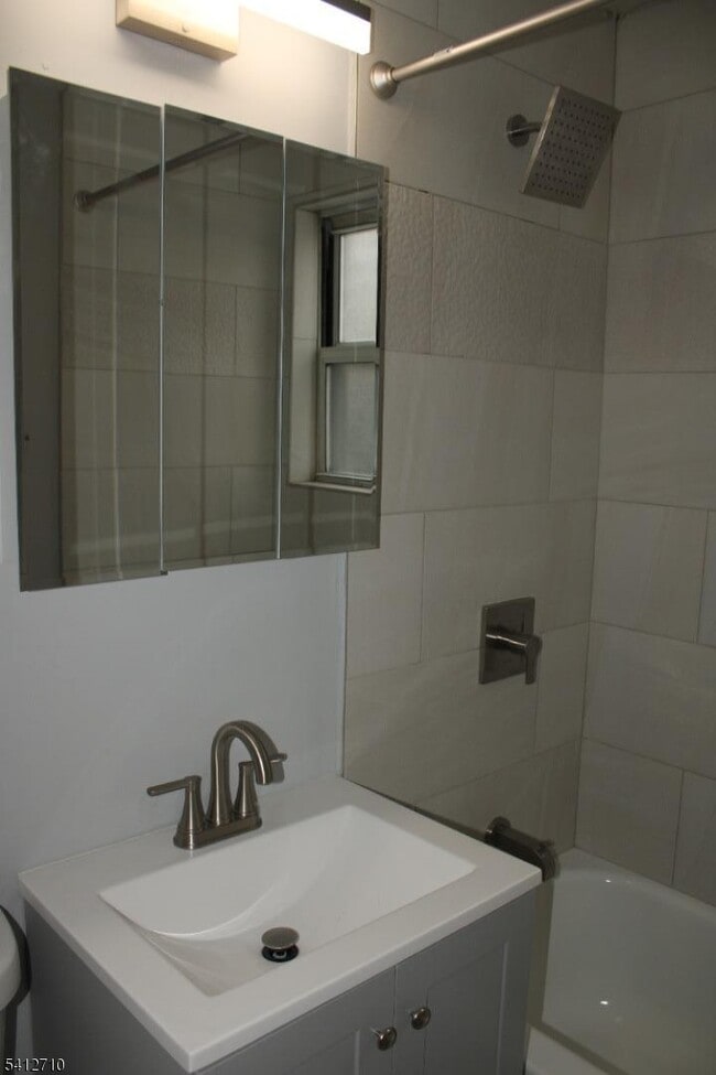 Photo - 819 Bloomfield Ave Unit 9