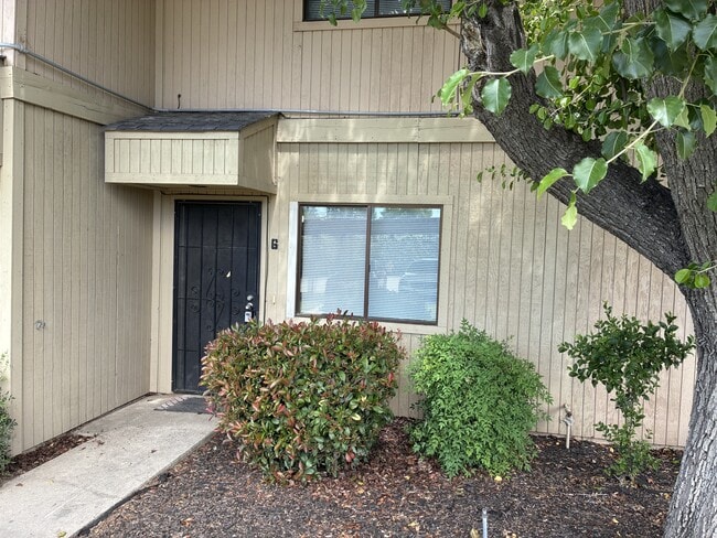 Building Photo - 1808 Colorado Ave