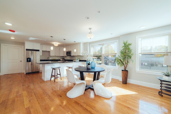 Photo - 45 Spring St Unidad 14