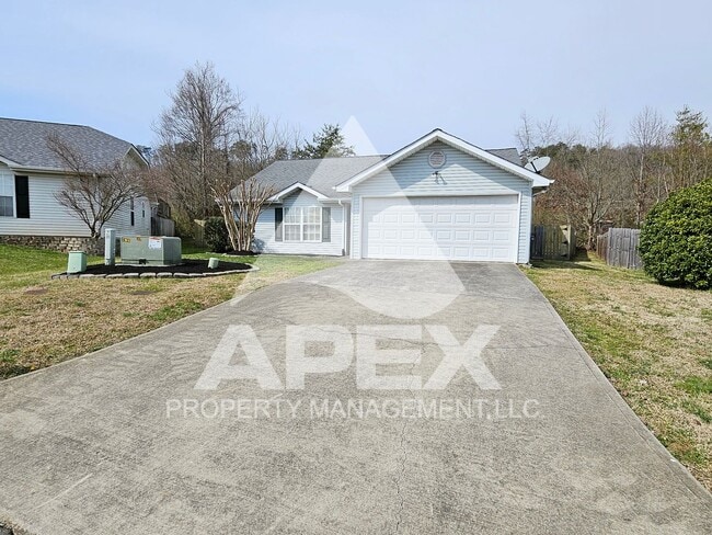 8705 Trapper Ln