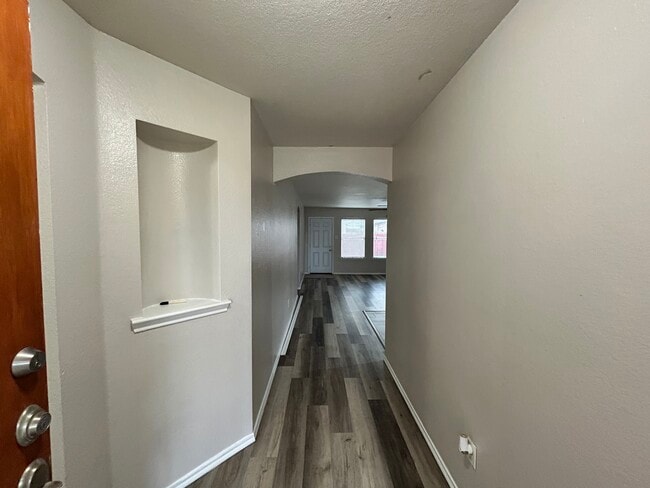 10445 Hideaway Trl