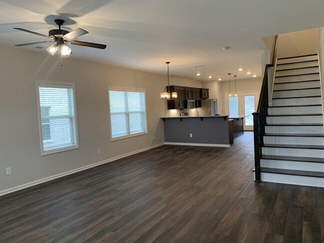 Photo - 175 Old Shackle Island Rd