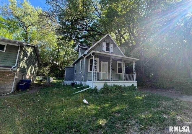 Building Photo - 1935 12th Ave Rental