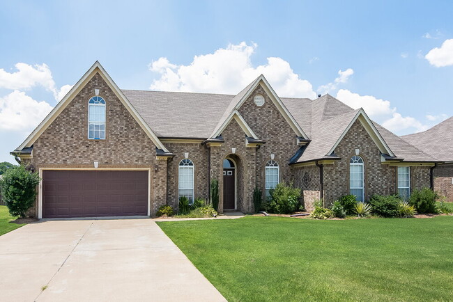 Building Photo - 8361 Pinnacle Dr