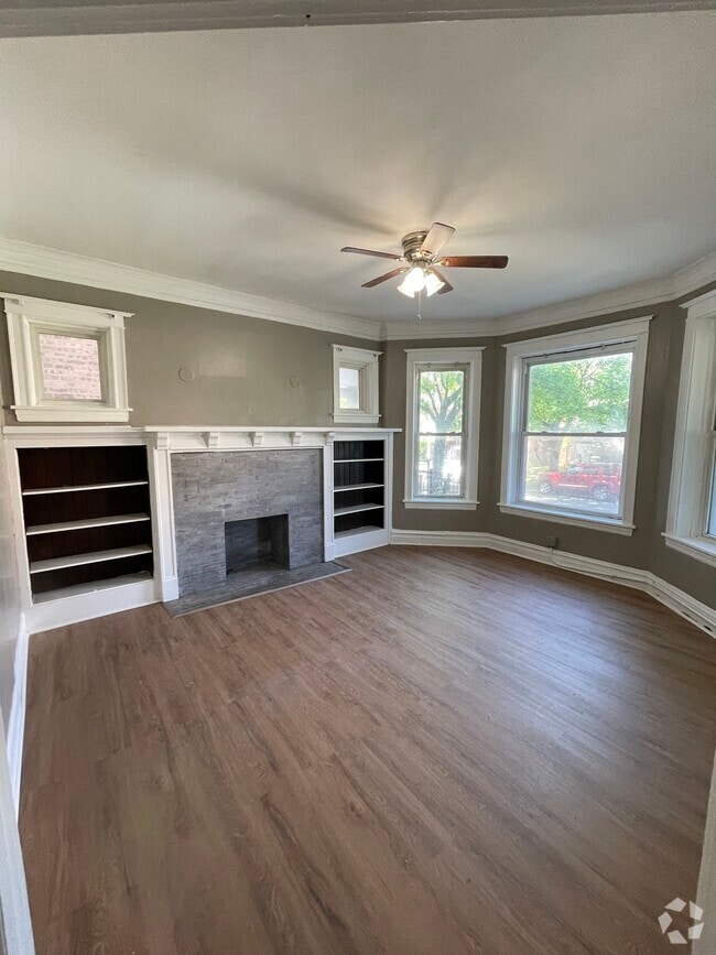 Building Photo - 6117 S Vernon Ave Unit 1 Rental