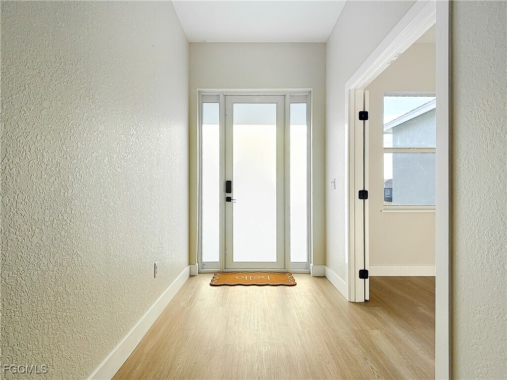 Photo - 5006 S Peachtree Cir