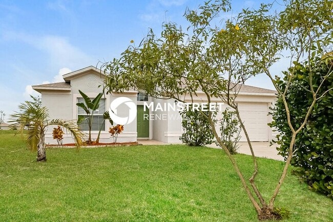 Building Photo - 3 Bedroom Pet-Friendly Home in POINCIANA, FL with Main Street Renewal