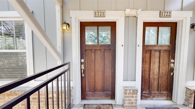 Photo - 1725 Harvey Mitchell Pkwy S Unit 1721