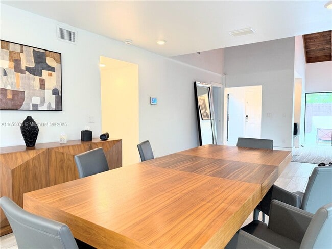 Photo - 20429 NE 10th Ct Rd