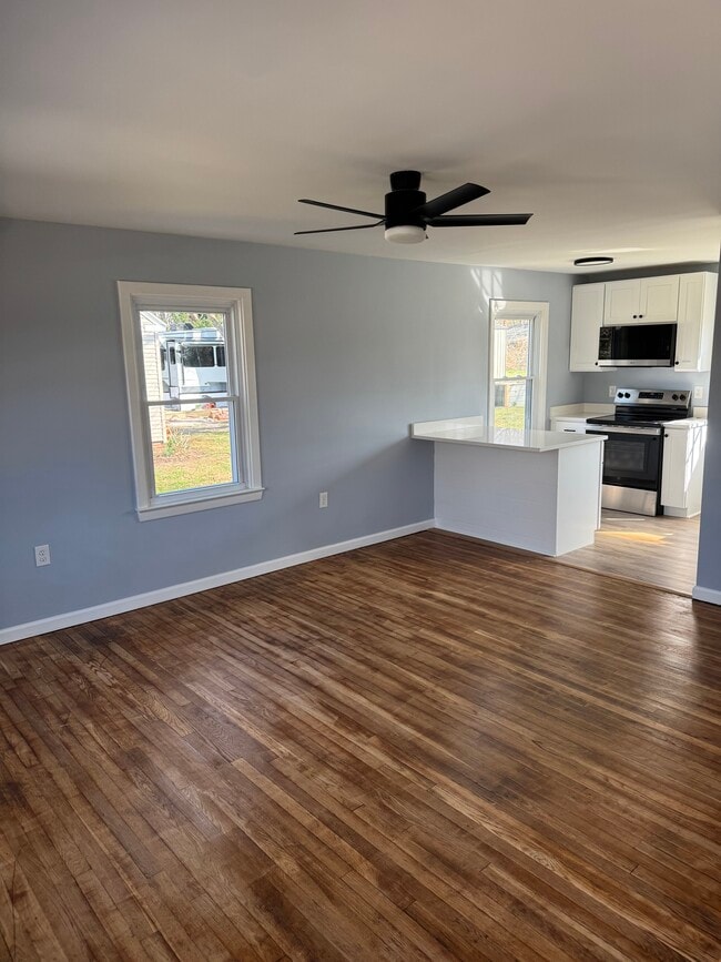 Photo - 1302 Hazel St